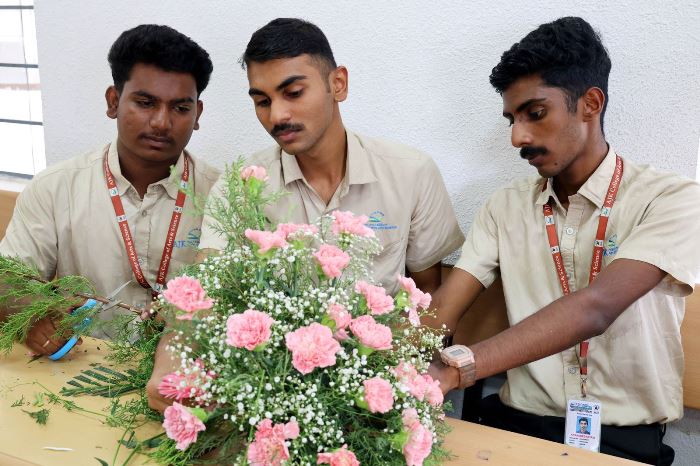 Blooming Creativity: AJK College's Floral Workshop2